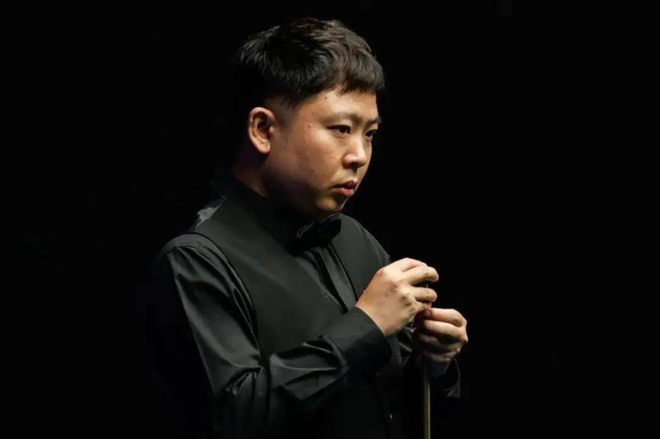 坚持正确决 坚持正确决