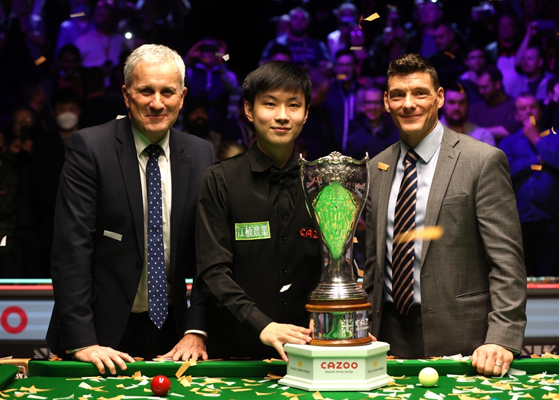 的表现令人 的表现令人