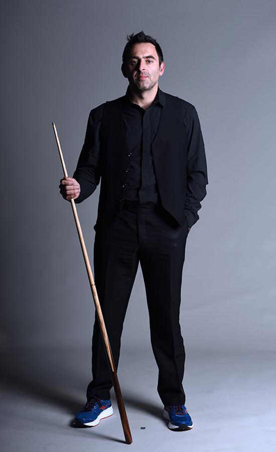 居左右边翼 居左右边翼